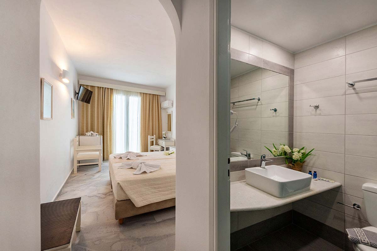 Appartamento con due camere nell'hotel Aegeon a Paros